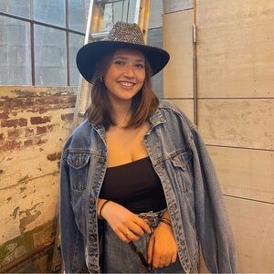 Meet your Posher, Paulina